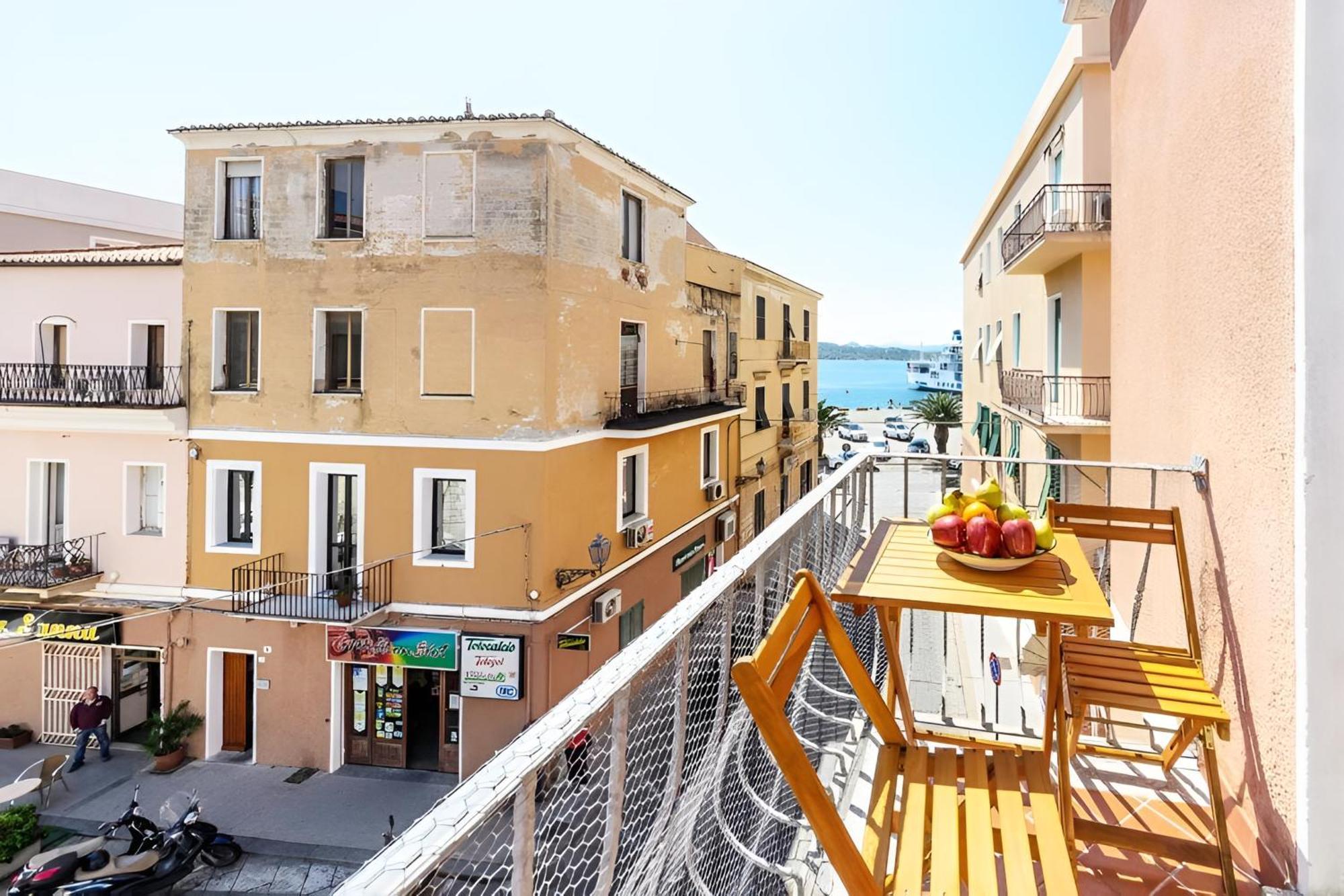 Splendido Appartamento In Pieno Centro Dell'Isola Λα Μανταλένα Εξωτερικό φωτογραφία